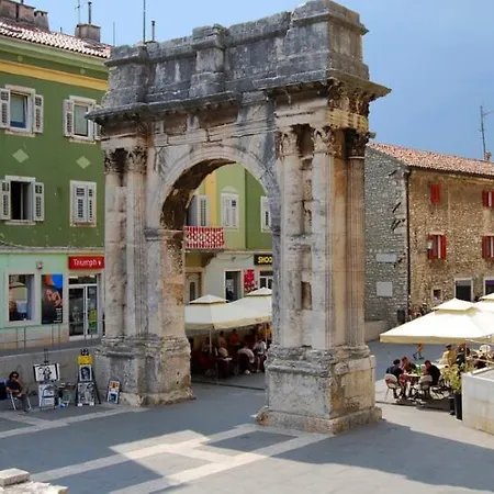 Caveromane Mini Apartman *