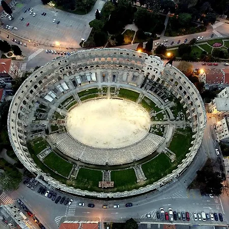 Apartment Caveromane Mini Pula