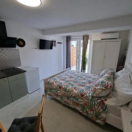 Apartament Caveromane Mini *