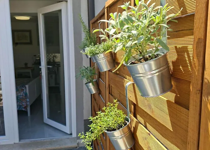 Апартаменти Caveromane Mini *